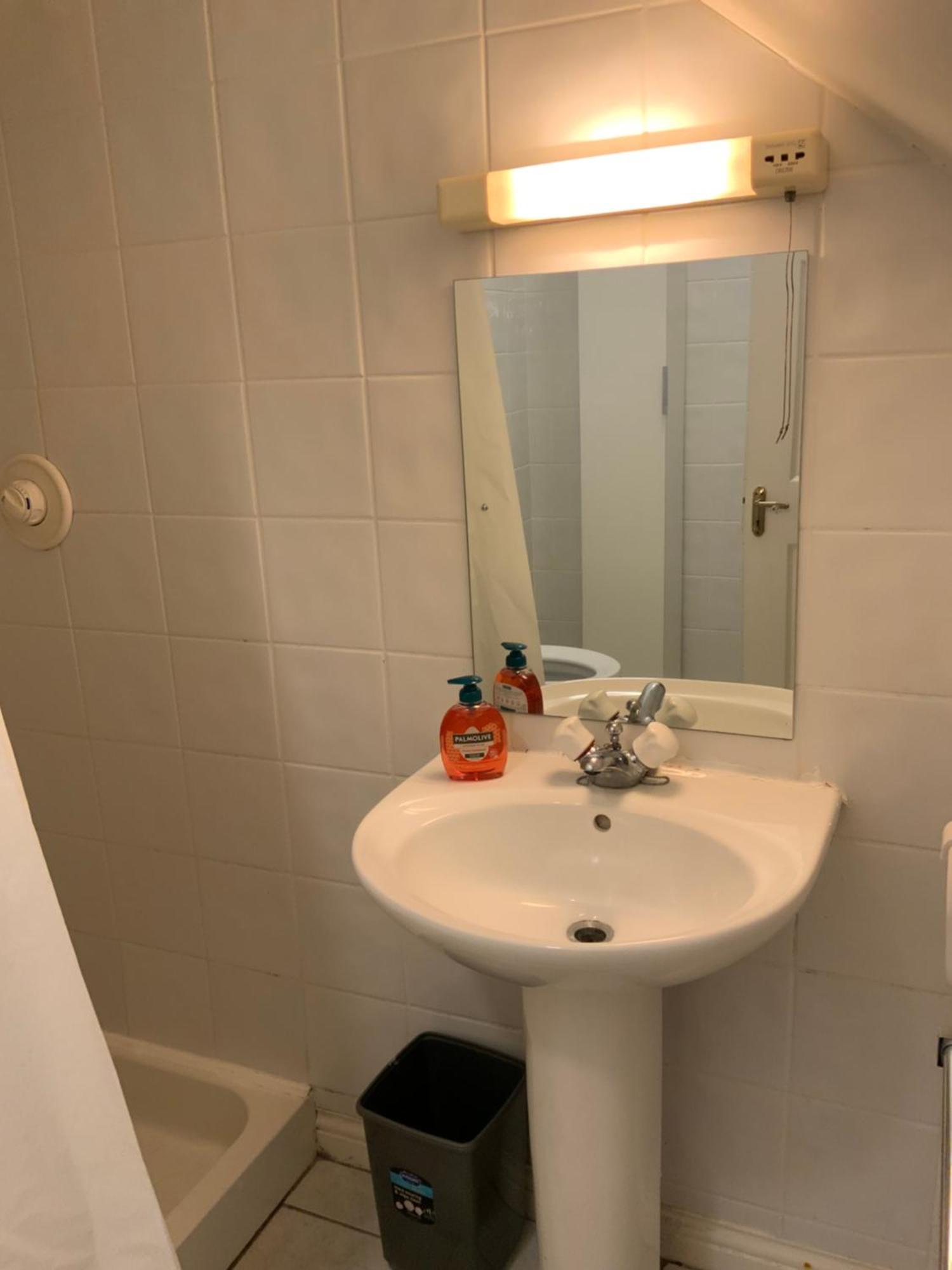 Quite And Cozy 2 Bedroom Apartment غالواي المظهر الخارجي الصورة
