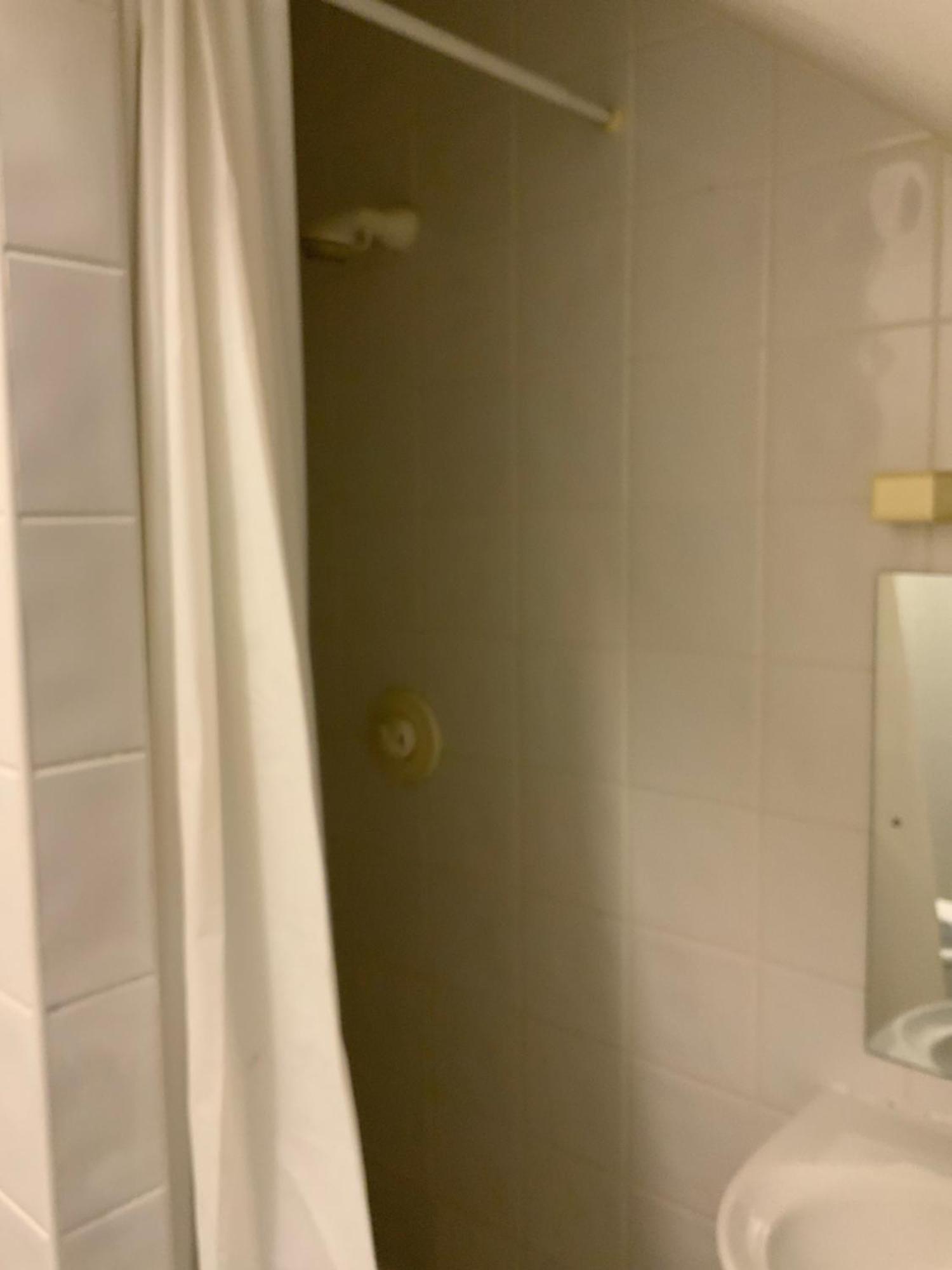 Quite And Cozy 2 Bedroom Apartment غالواي المظهر الخارجي الصورة